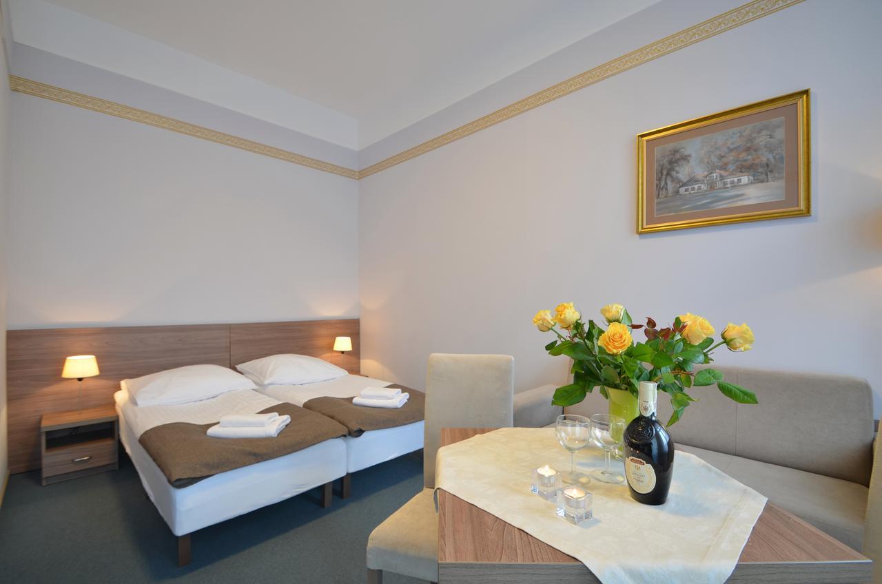 Hotel Zorza Kolobrzeg Exterior photo