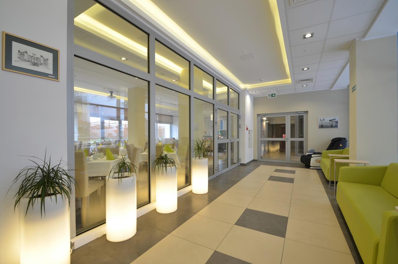 Hotel Zorza Kolobrzeg Exterior photo